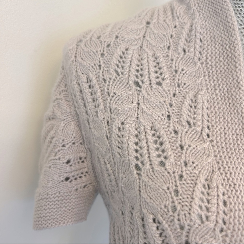 Elegant Cashmere Lace Knit Sweater - Picture 5 of 11